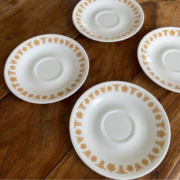 Vintage Set of 4 Corelle Gold Butterfly Patterned Saucer Plates - Picture 3 of 7